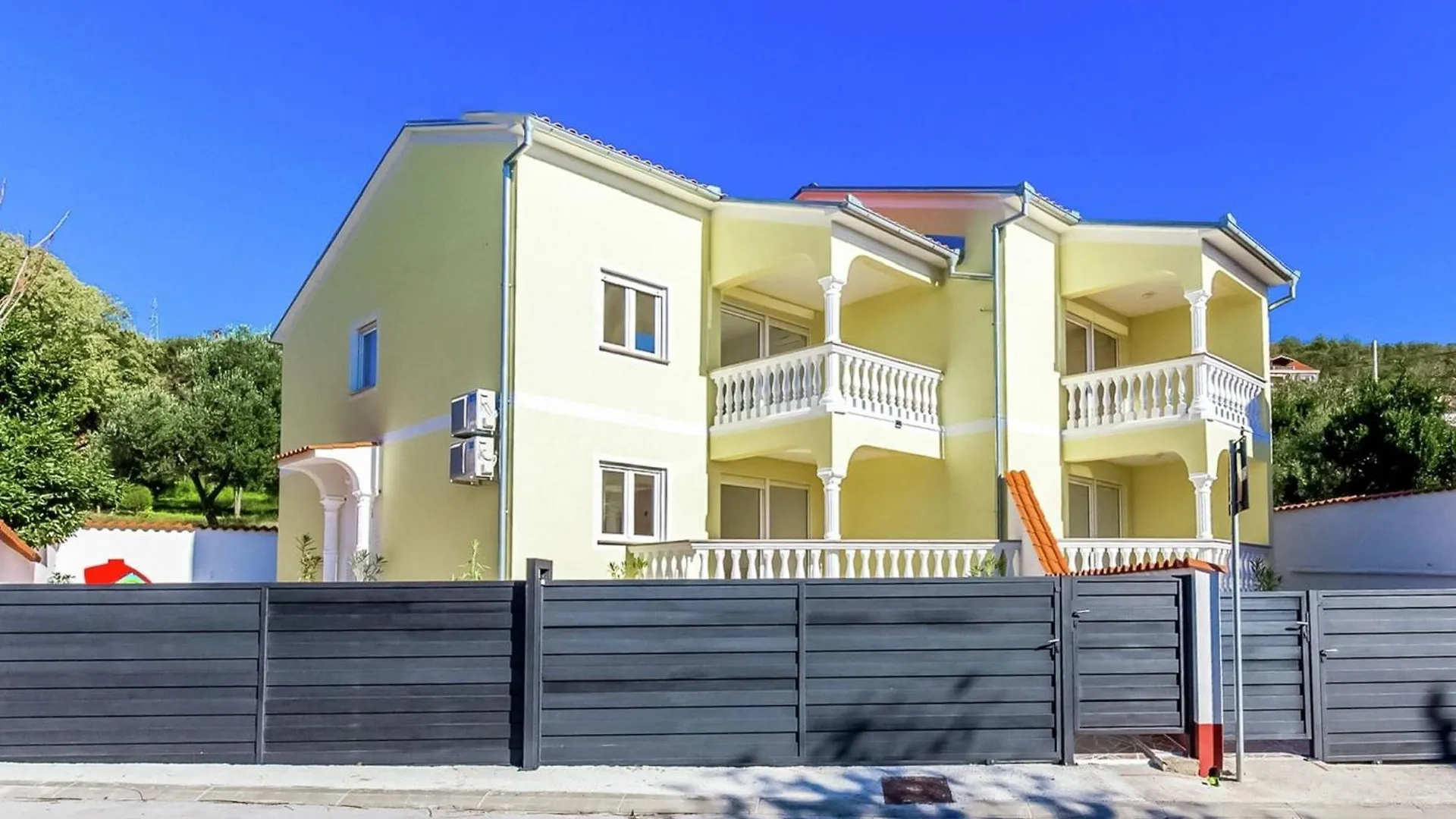 Contemporary Holiday Home In Dramalj With Swimming Pool