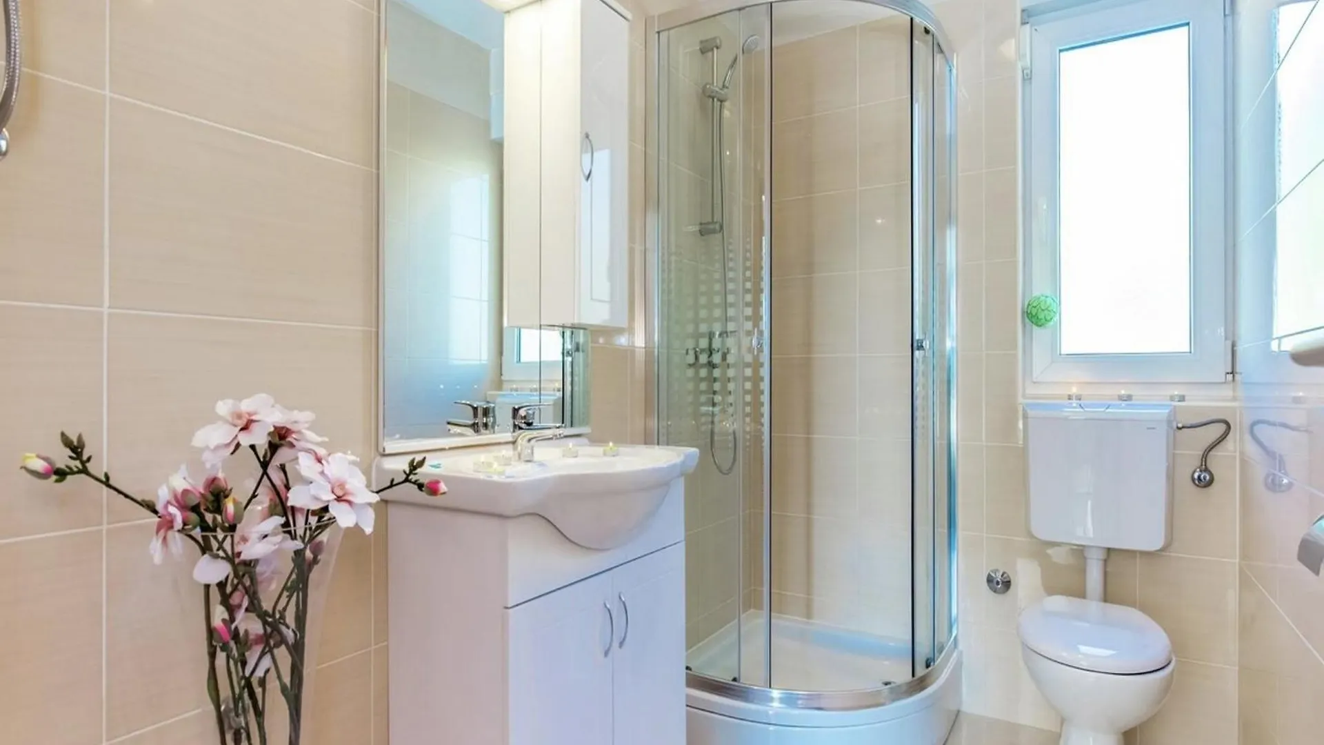 Contemporary Holiday Home In Dramalj With Swimming Pool