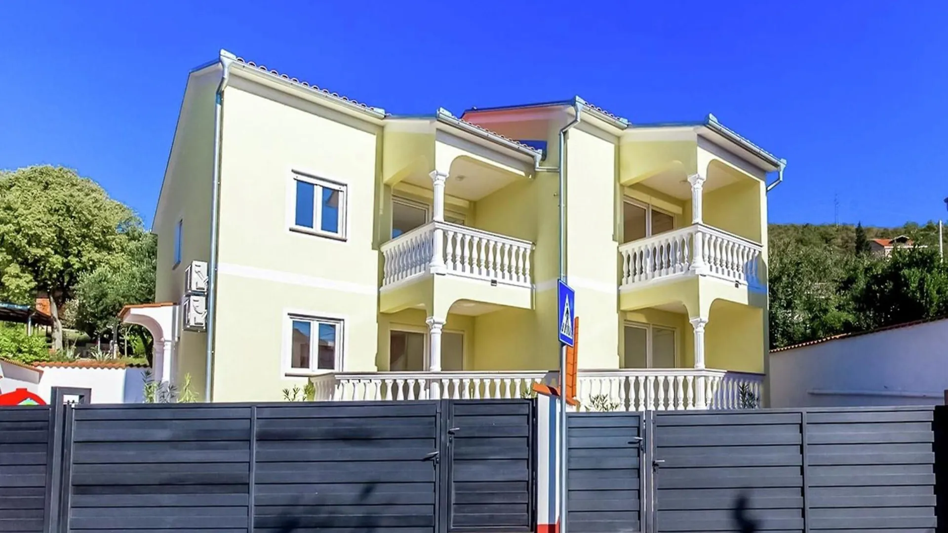 Contemporary Holiday Home In Dramalj With Swimming Pool