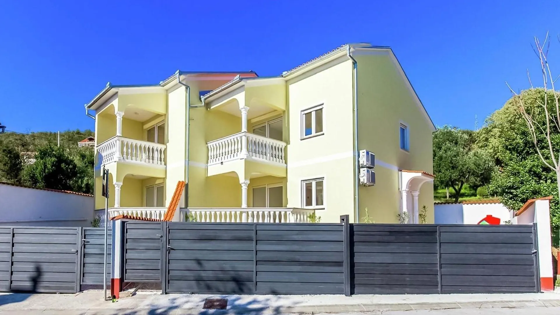 Contemporary Holiday Home In Dramalj With Swimming Pool