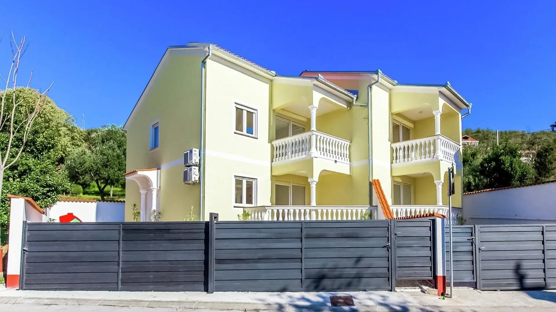 Contemporary Holiday Home In Dramalj With Swimming Pool
